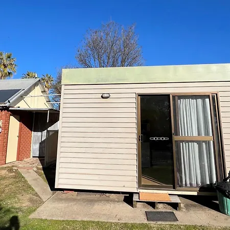 Pioneer Tourist Park Hotel Deniliquin Exterior photo