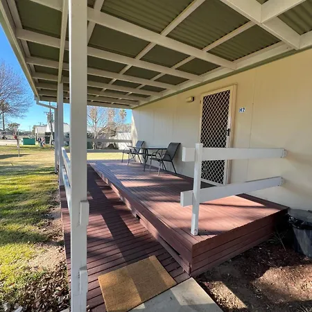 Pioneer Tourist Park Hotel Deniliquin Exterior photo