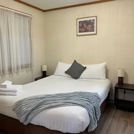 Pioneer Tourist Park Hotel Deniliquin Exterior photo
