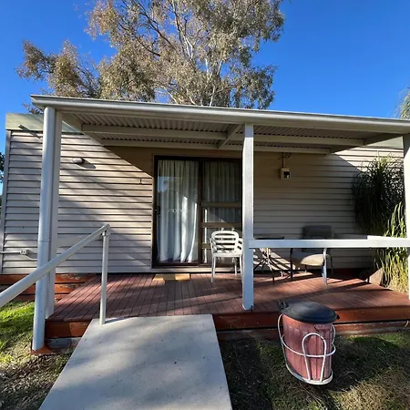 Pioneer Tourist Park Hotel Deniliquin Exterior photo