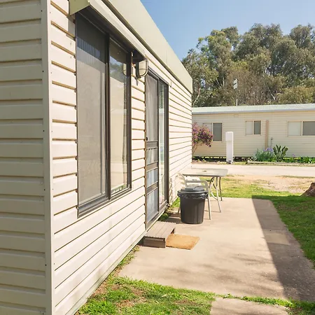 Pioneer Tourist Park Hotel Deniliquin Exterior photo