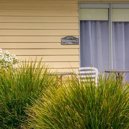 Pioneer Tourist Park Hotel Deniliquin Exterior photo