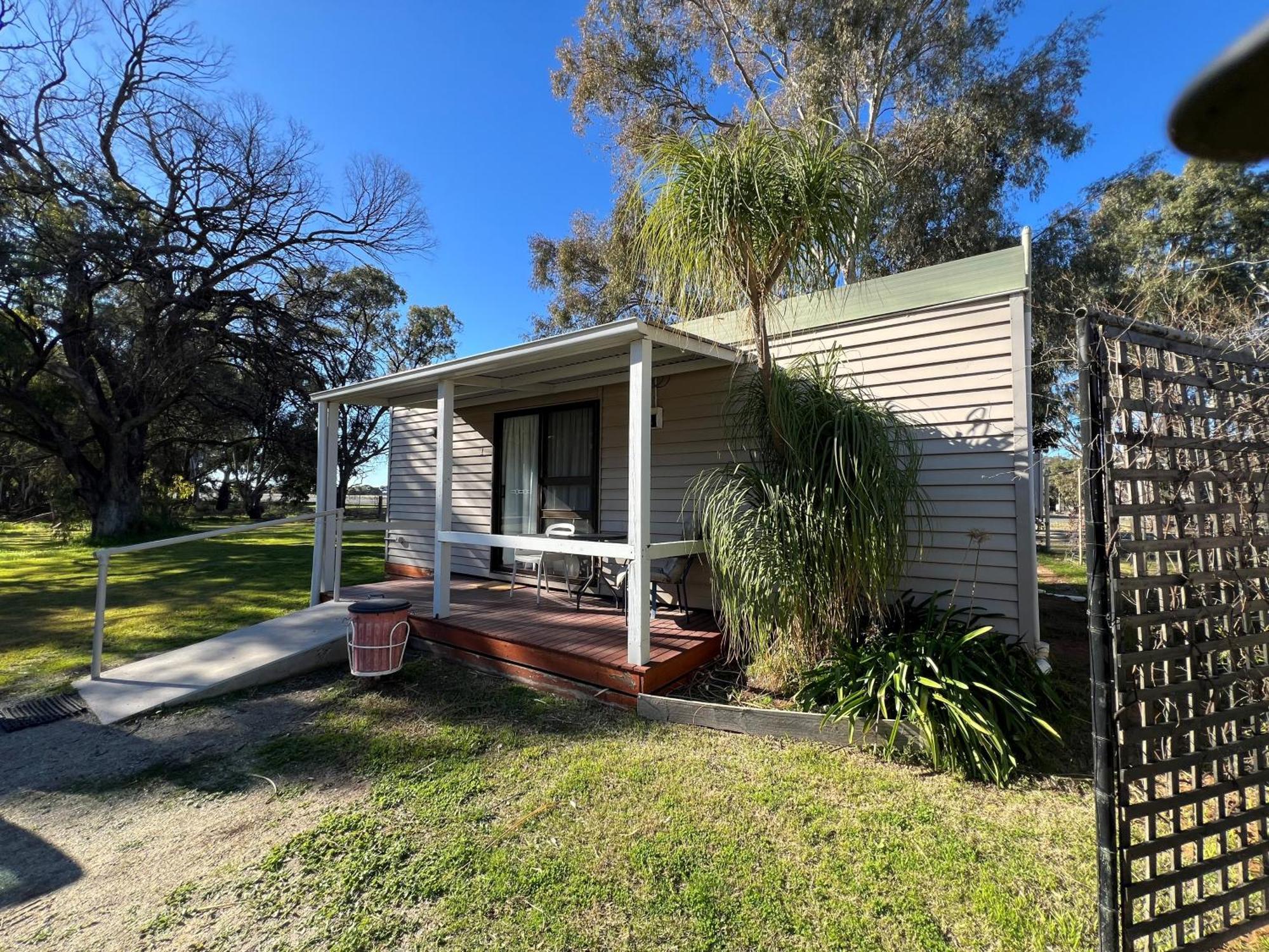 Campsite Pioneer Tourist Park Deniliquin